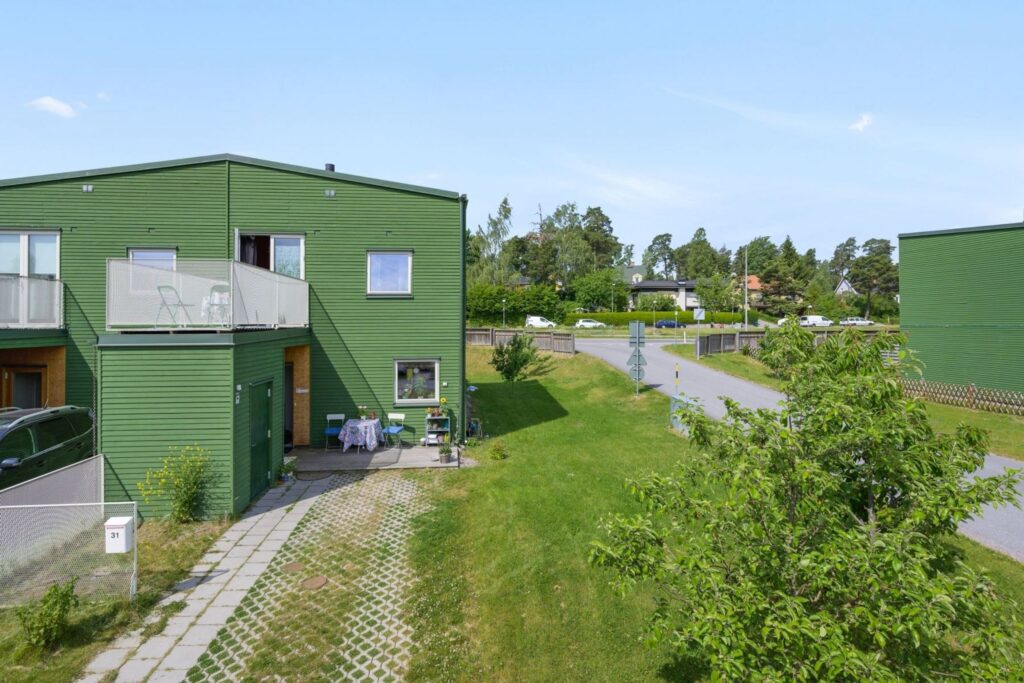 Renoverat Tak Takläckage Sommarstuga. Roslagen Österåker