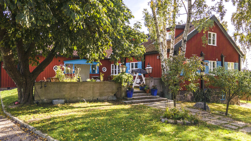 Tillbyggnad förråd trädgård. Enköping Uppland